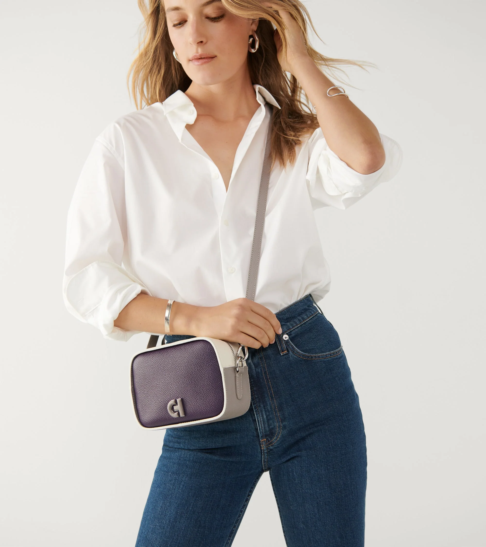 Essential Crossbody Camera Bag - Image 2