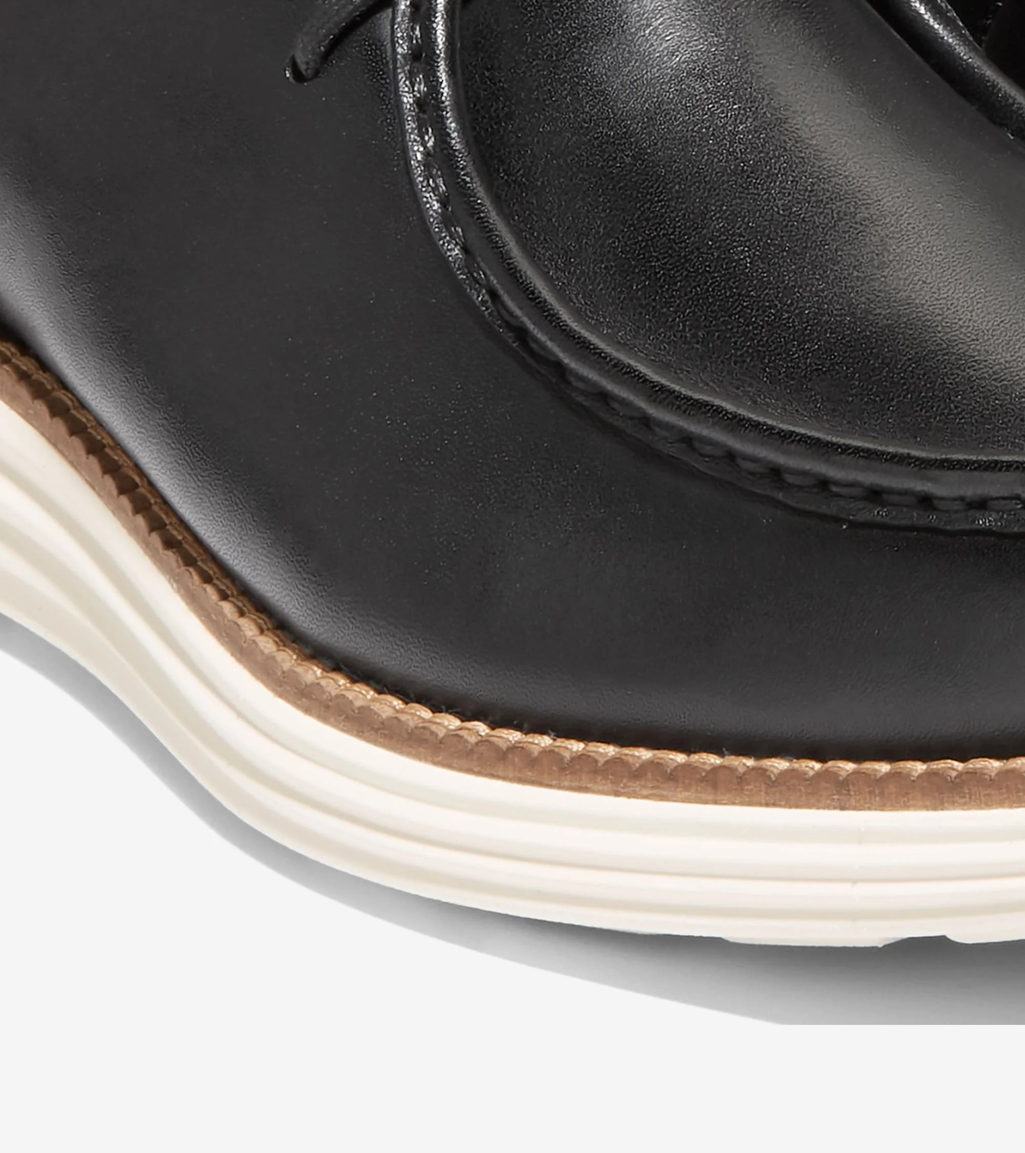 Men's ØriginalGrand Moc Toe Chukka Boot - Image 8
