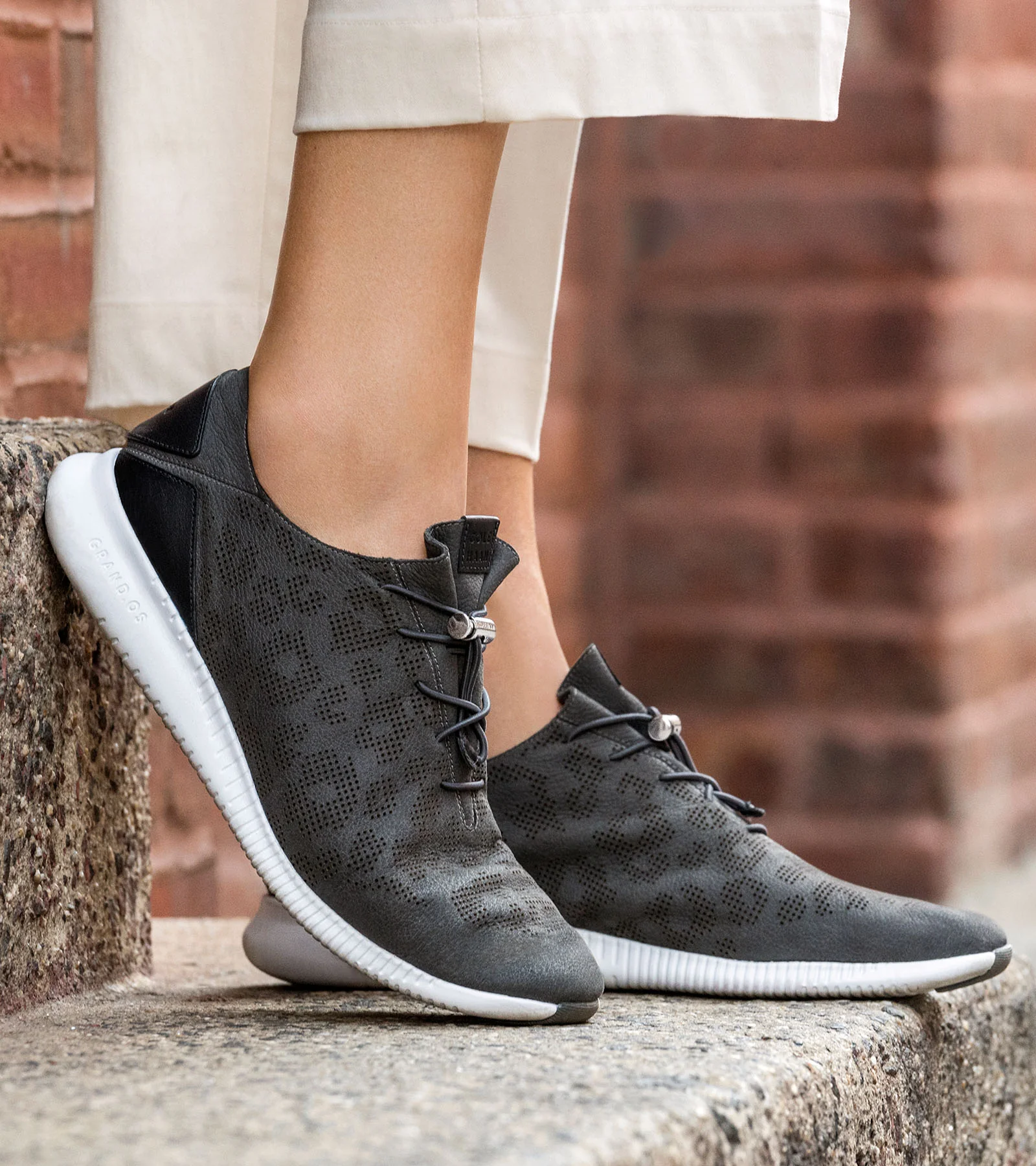 StudiøGrand Pack-and-Go Sneaker - Image 2