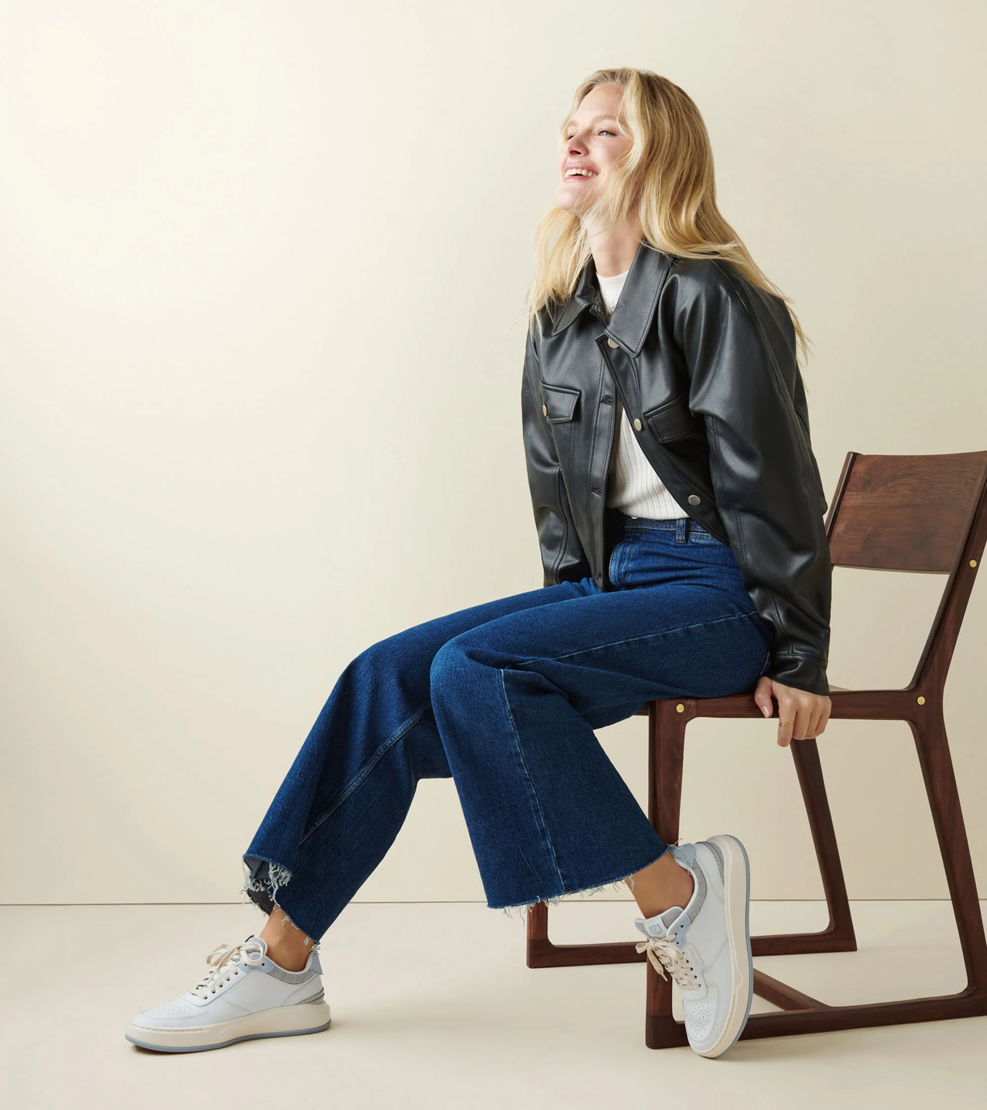 Women's GrandPrø Crossover Sneaker - Image 7