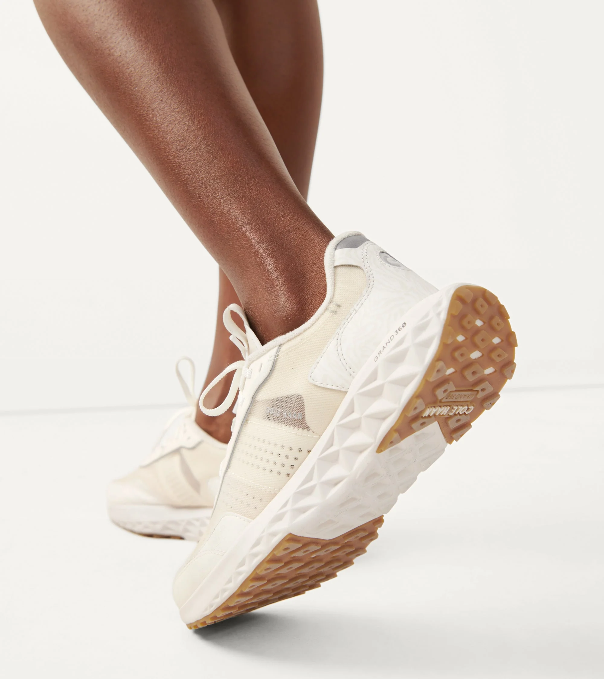 Women's ZERØGRAND Outpace 3 Running Shoe - Image 11