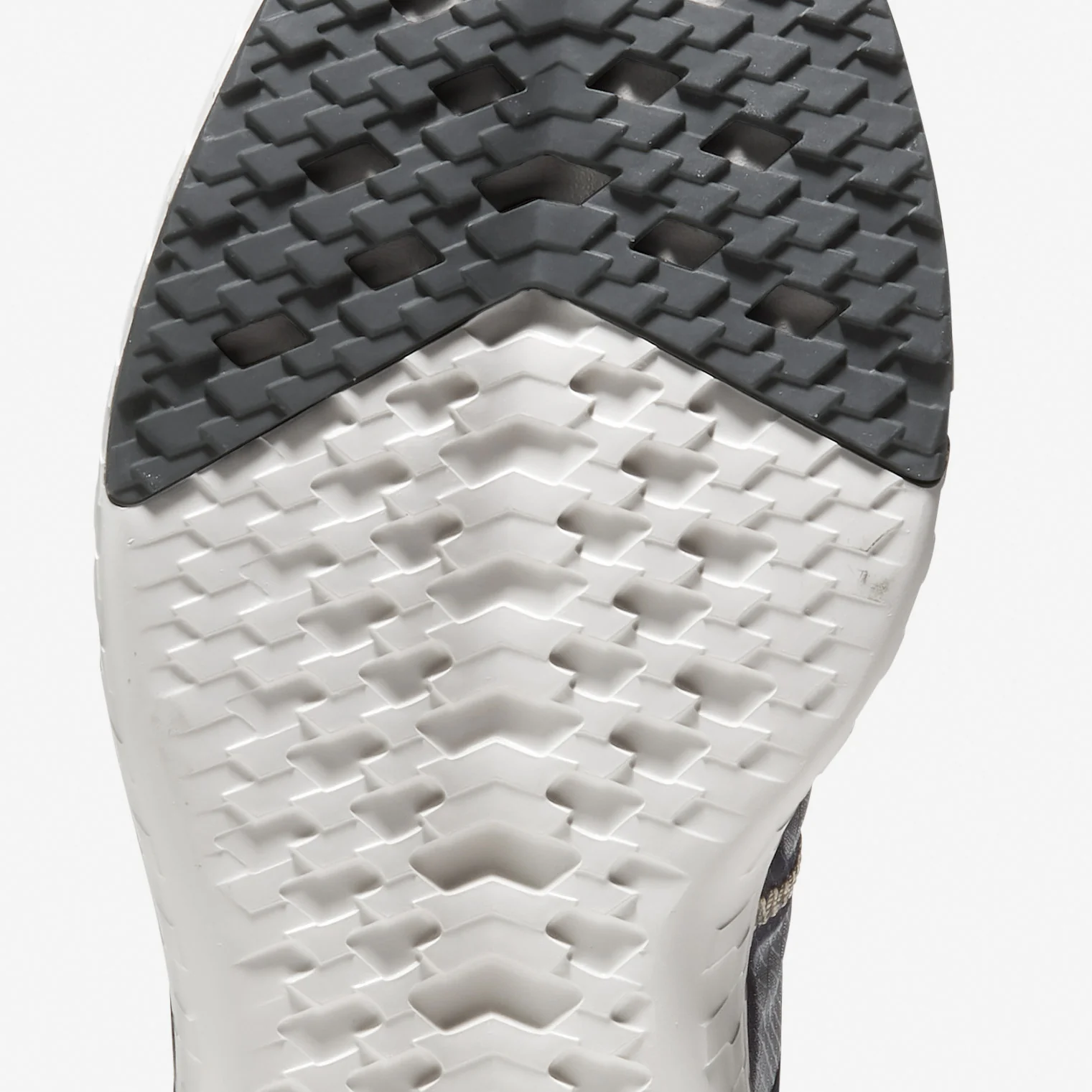 ZERØGRAND Outpace Running Shoe - Image 7